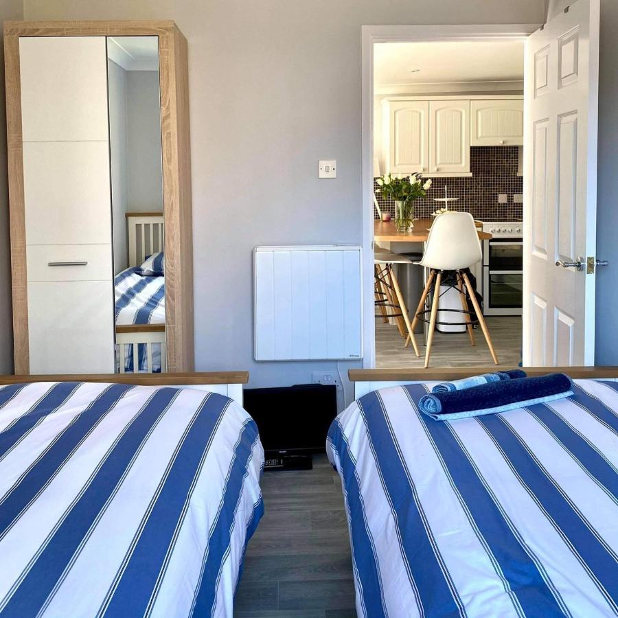 Captivating 2-Bed Villa In Millendreath Near 西卢港 外观 照片